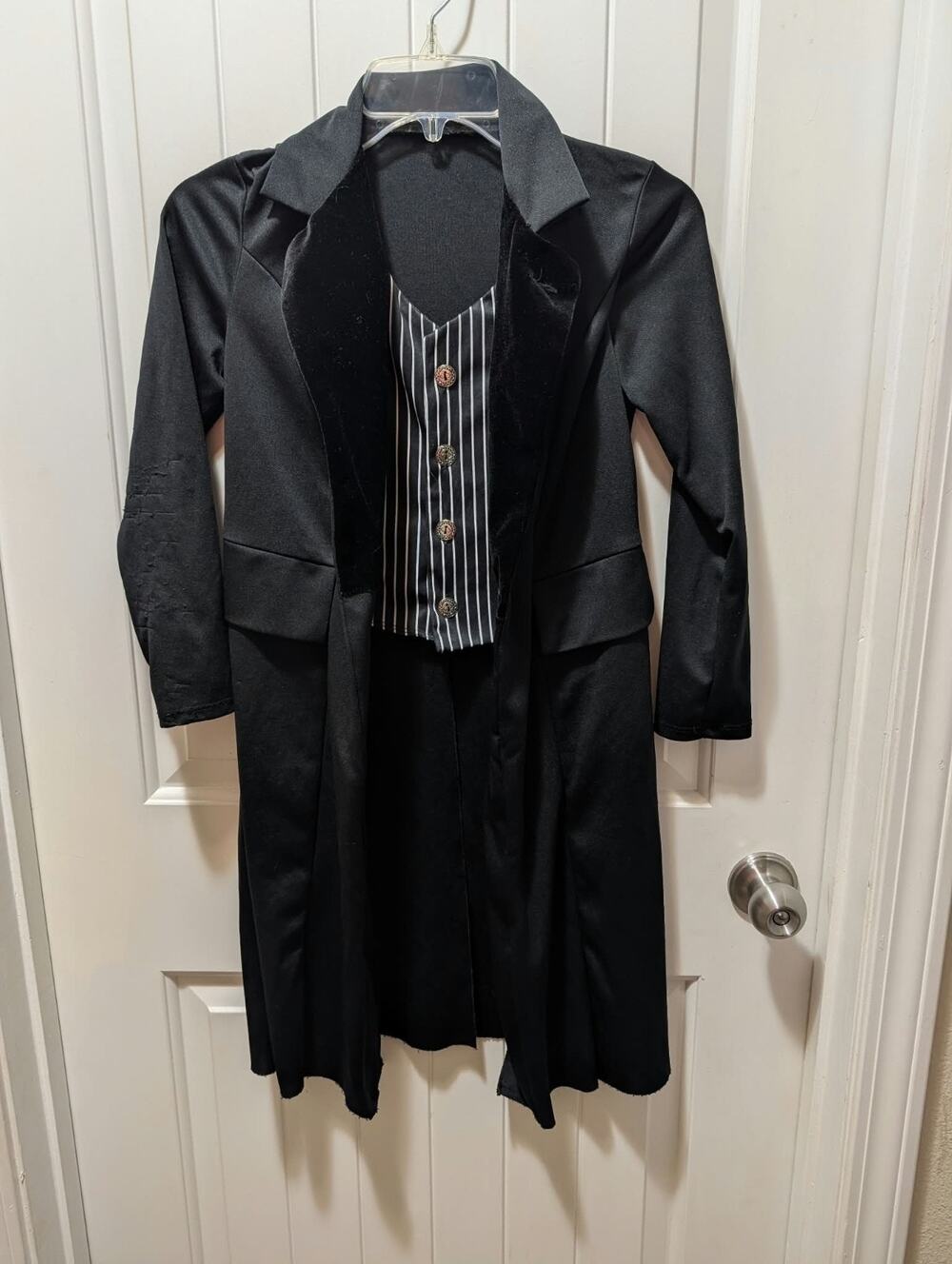 Kids Long Black Gothic Vampire Cape Coat Attached Vest Halloween Costume Size L
